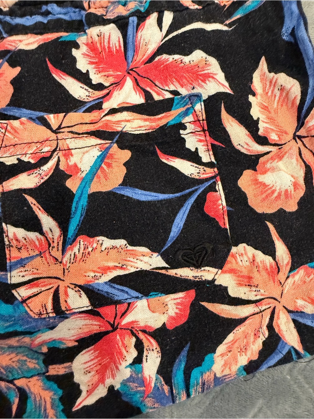 Roxy Black Floral Drawstring Athletic Shorts - Picture 6 of 6